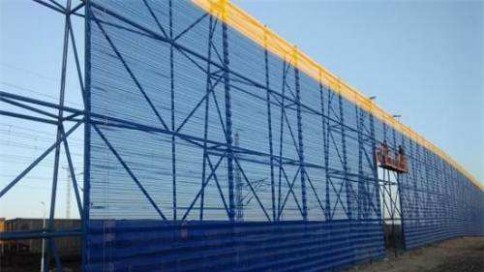 防風(fēng)抑塵網(wǎng)安裝.jpg 防風(fēng)抑塵網(wǎng)安裝.jpg