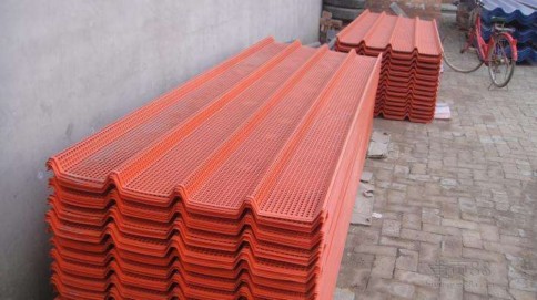 單峰防風(fēng)抑塵網(wǎng).jpg 單峰防風(fēng)抑塵網(wǎng).jpg